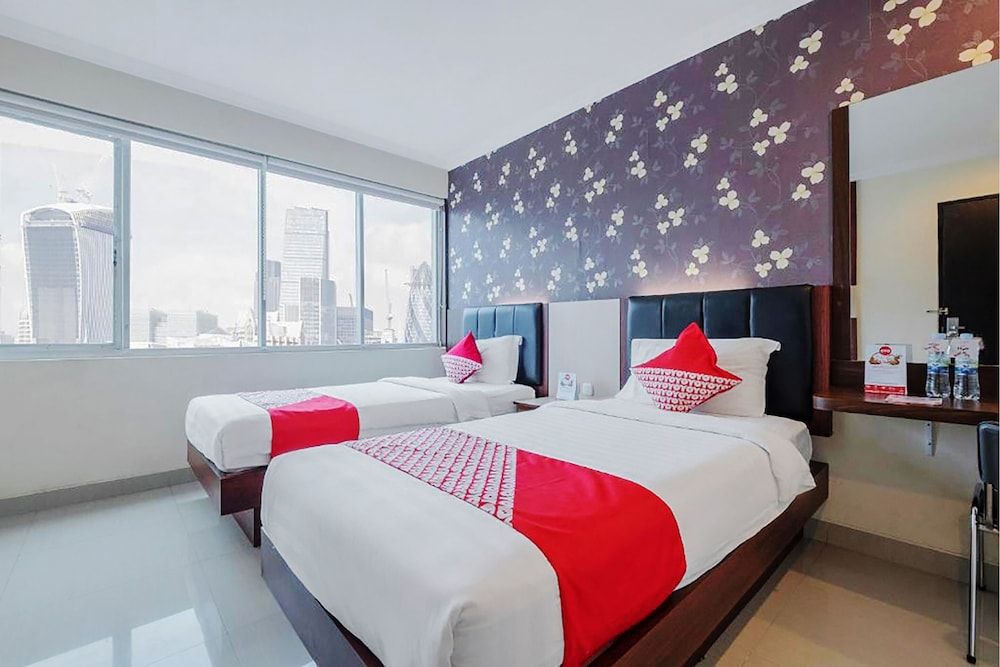 OYO 308 Grand Pacifik Hotel 1