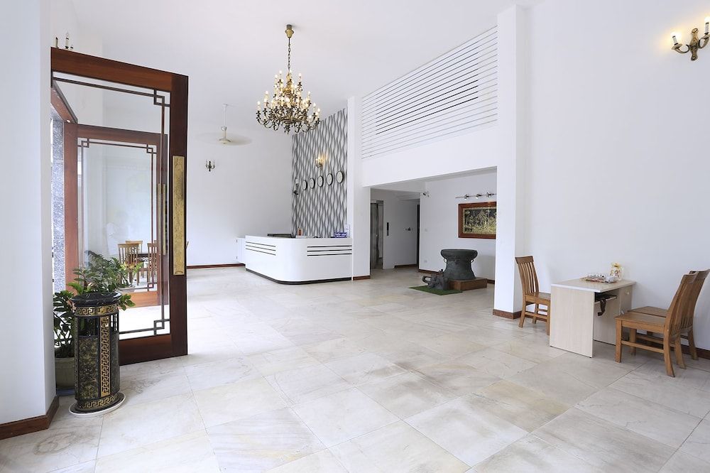 Venus Hotel - Massage & Sky Bar