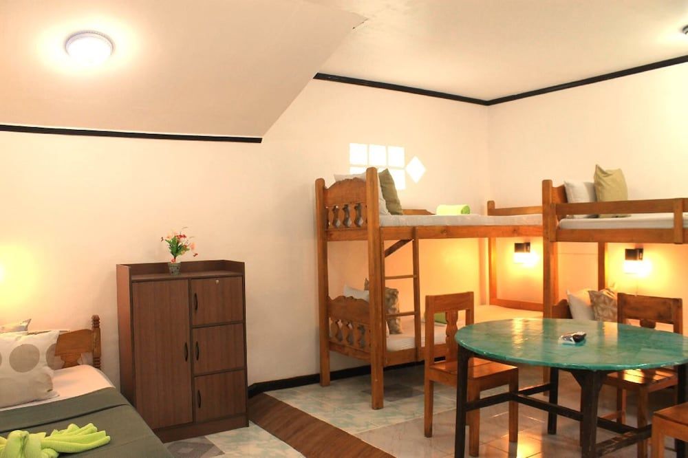 Giswold Lagunde Beach Resort 3