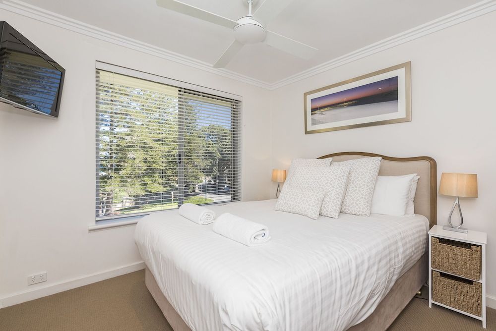 Cottesloe Beach Pines Apartment 3
