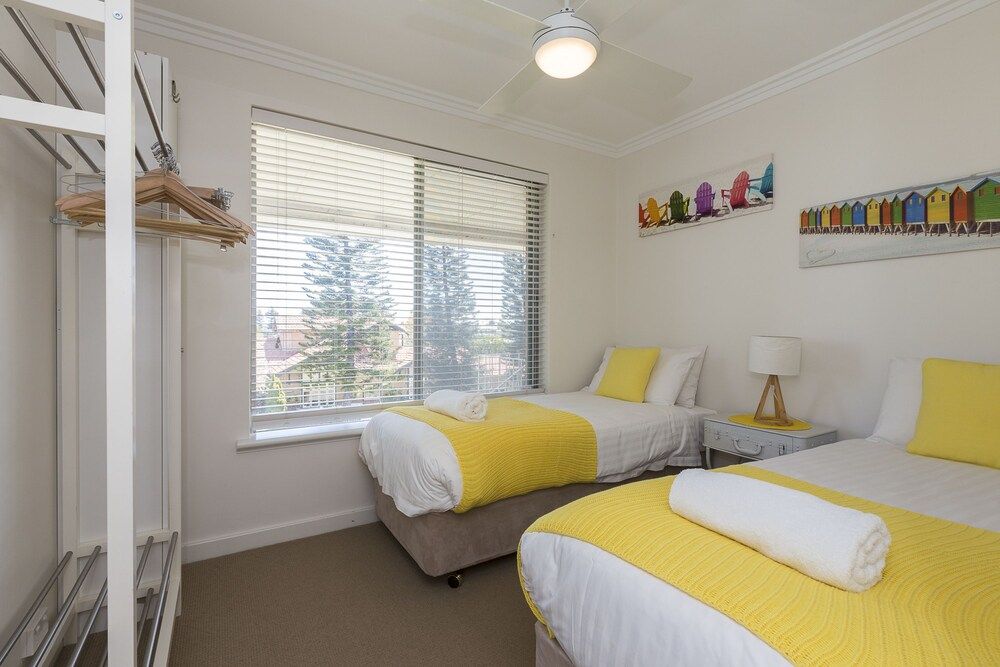 Cottesloe Beach Pines Apartment 2