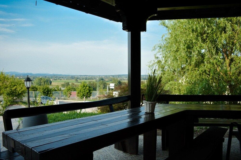 Guest House Zevnik 2