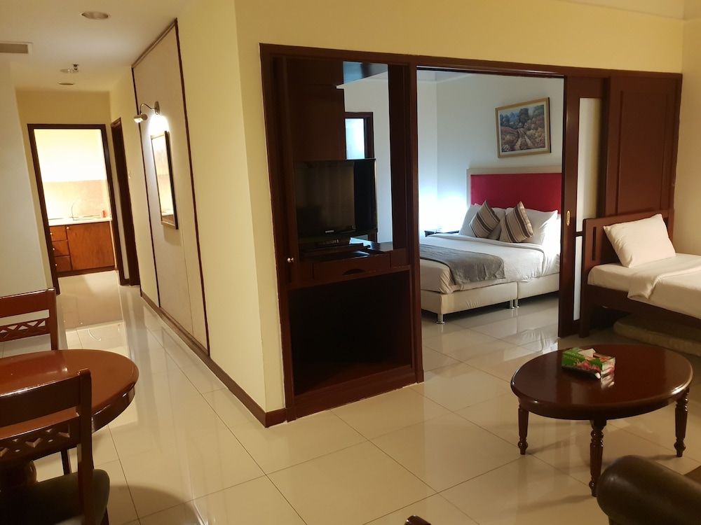 Residency Suites At Times Square 3