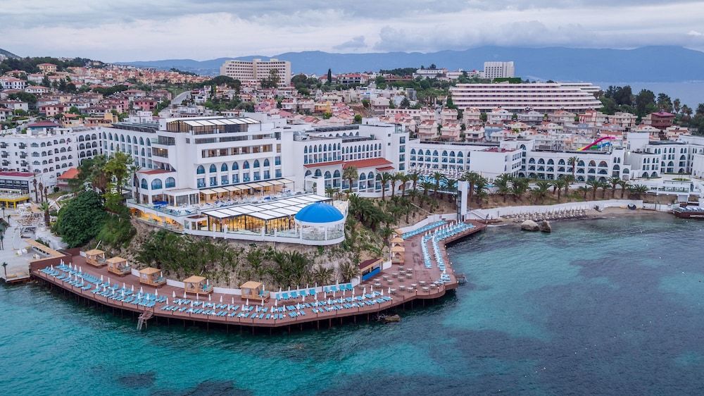 Infinity by Yelken Kusadasi 5 estrellas en Kuşadası