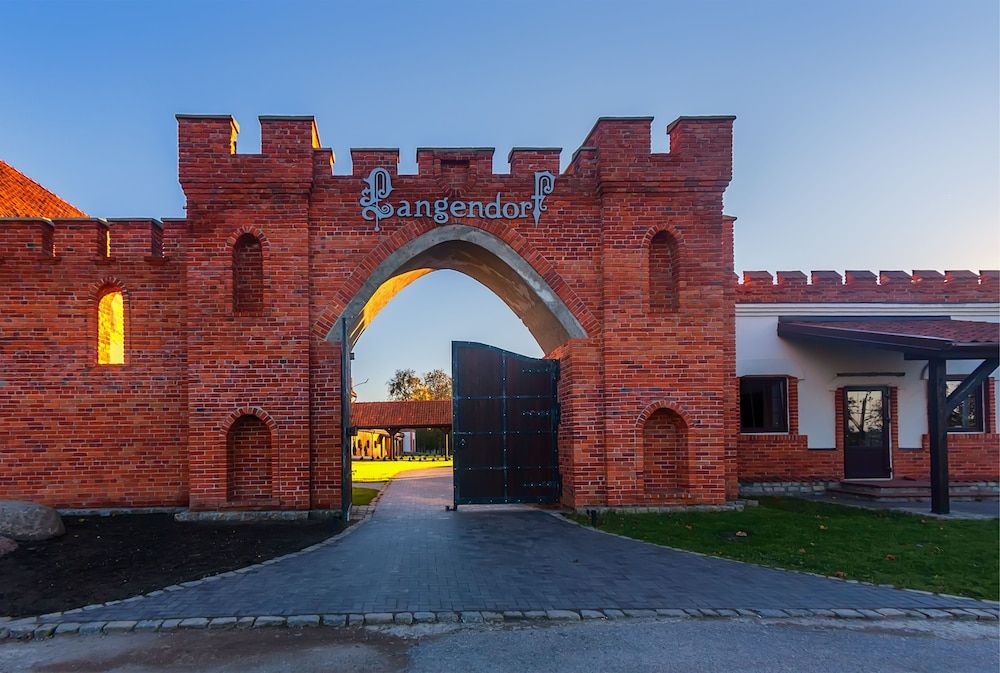 Castle Estate Langendorf 1