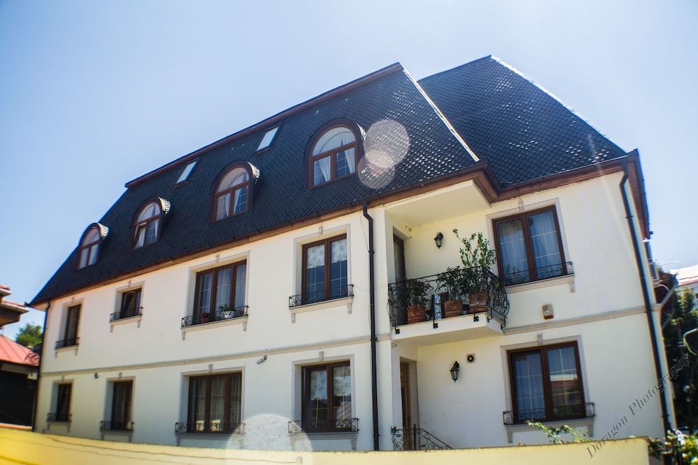 Bucharest Boutique Accommodation 1