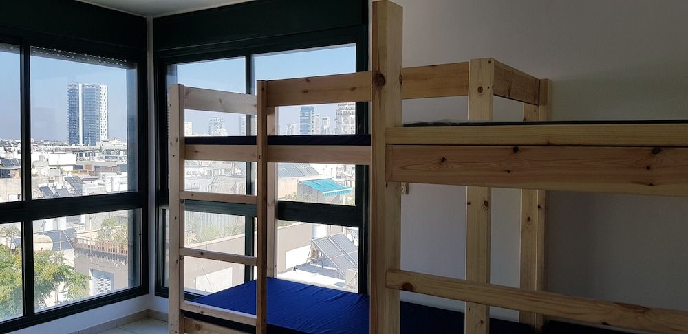 RED - Home for Travellers 3 RED - Home for Travellers 3