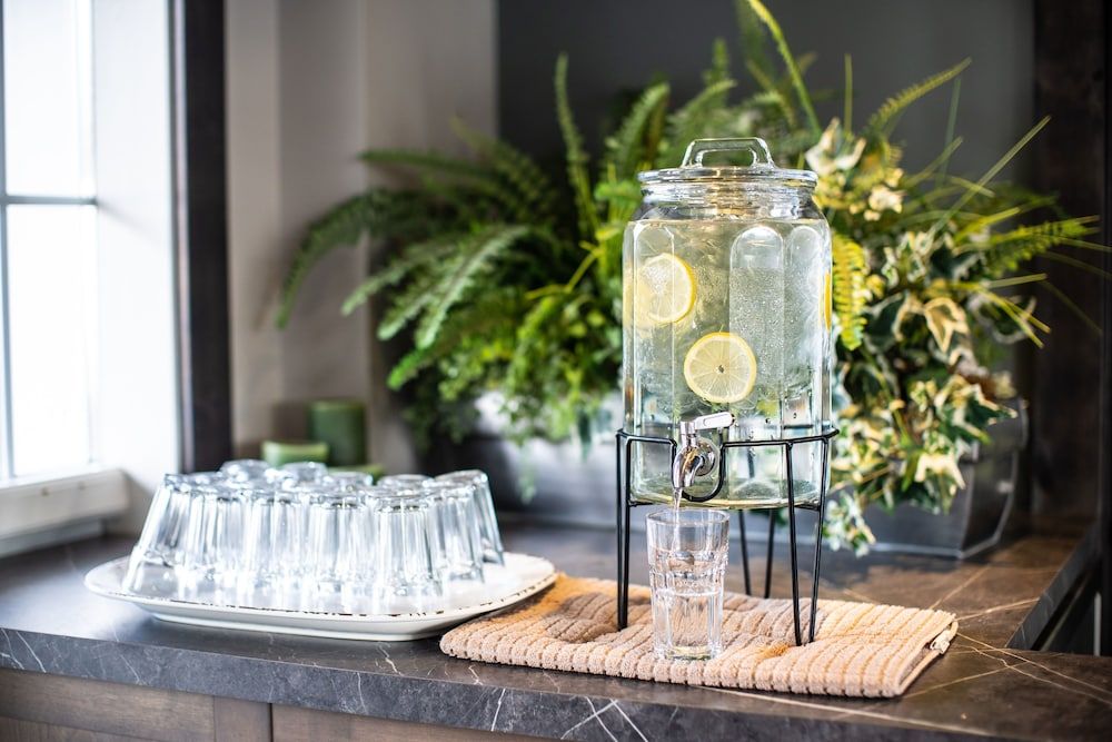 Swiss Chalet Motel 2