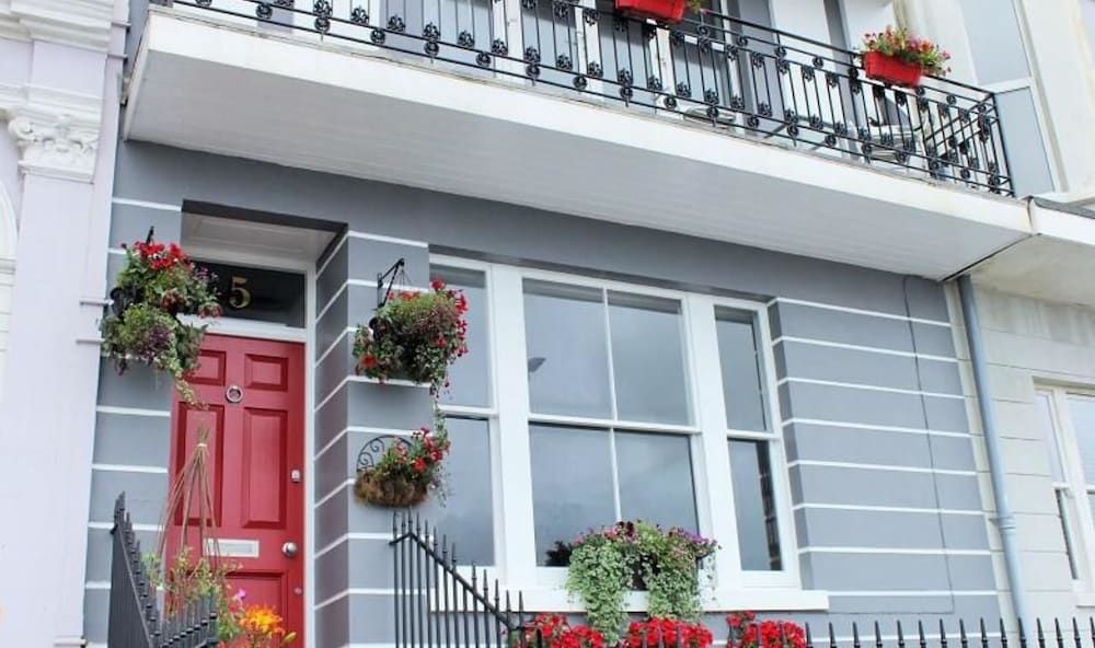 St Leonards Seaside Apartment