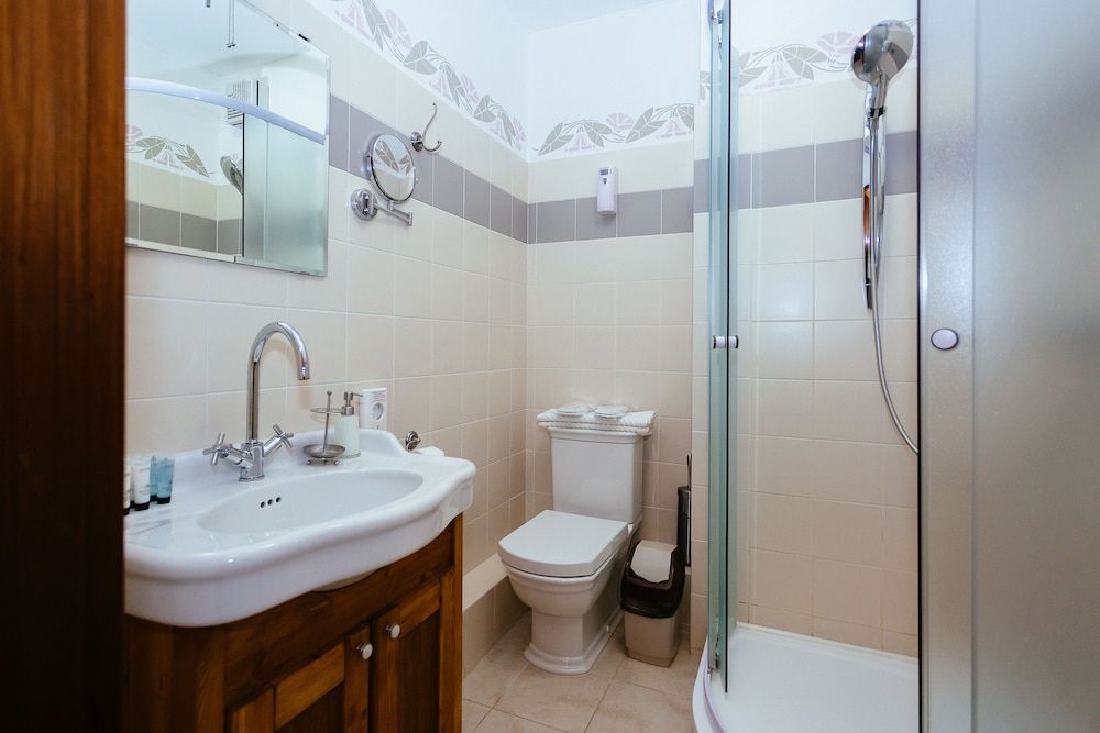 Altun Estate Hotel Lake House 3