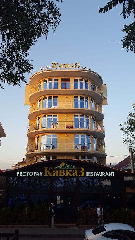 Kavkaz Hotel -1 estrellas en Ádlerski