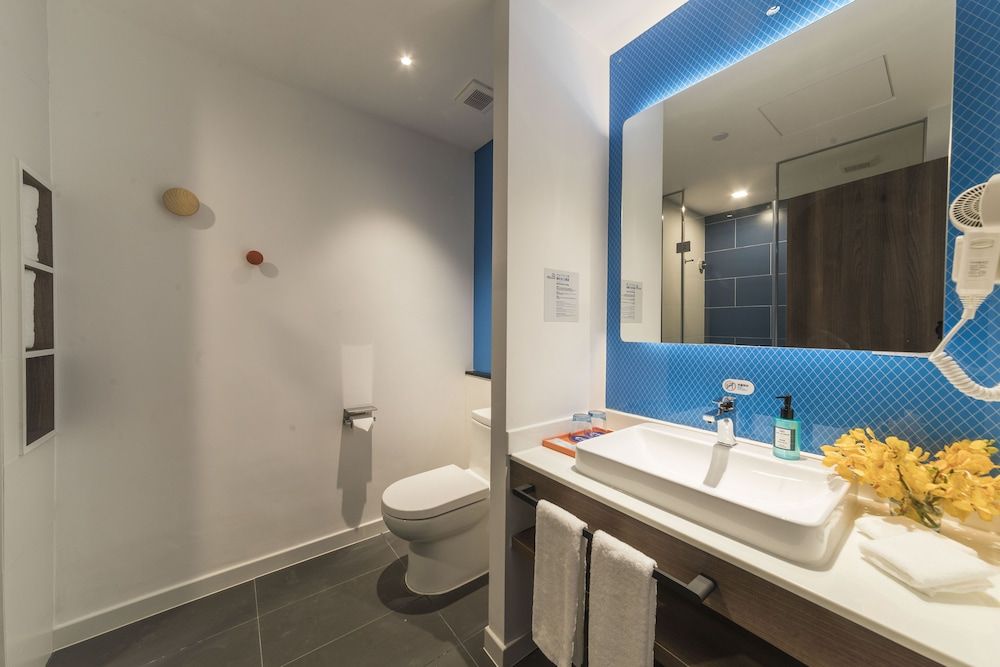 Holiday Inn Express Xiamen Airport Zone 2 Holiday Inn Express Xiamen Airport Zone 2