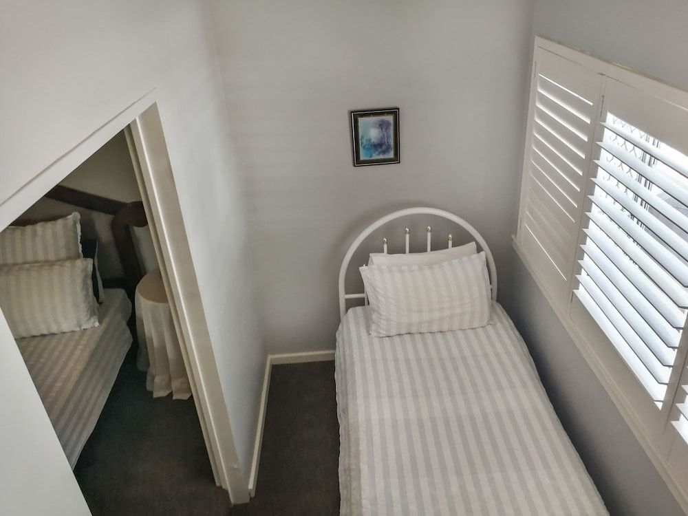 Airport B&B 3