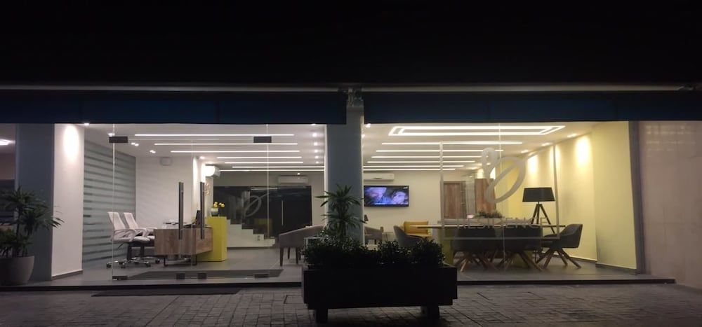 B RESIDENCE 1 B RESIDENCE 1