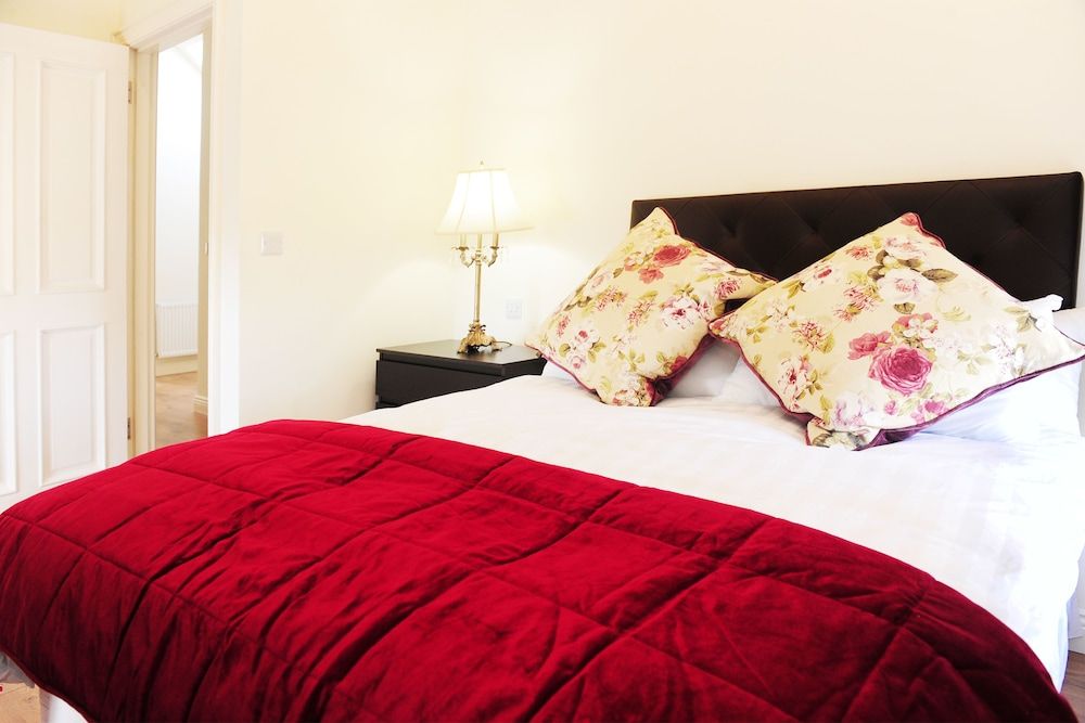 Sheephouse Country Courtyard 3