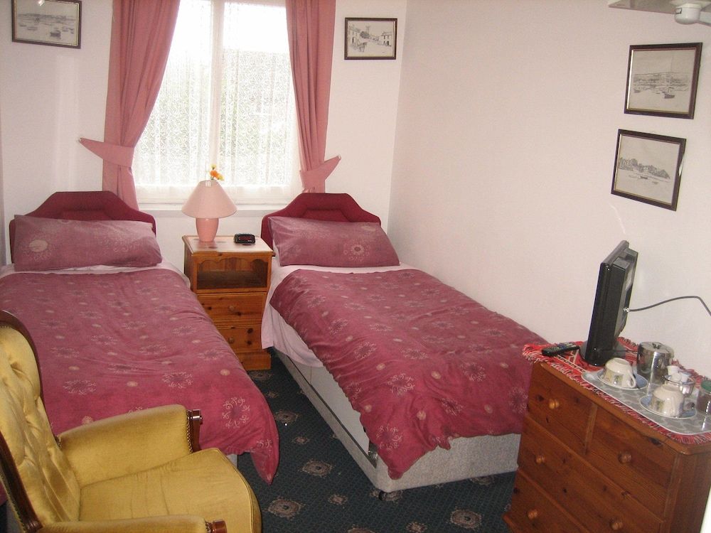 Four Seasons Guest House 3