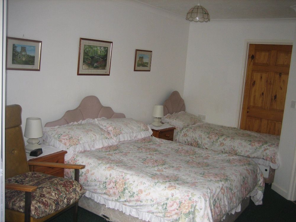 Four Seasons Guest House 2