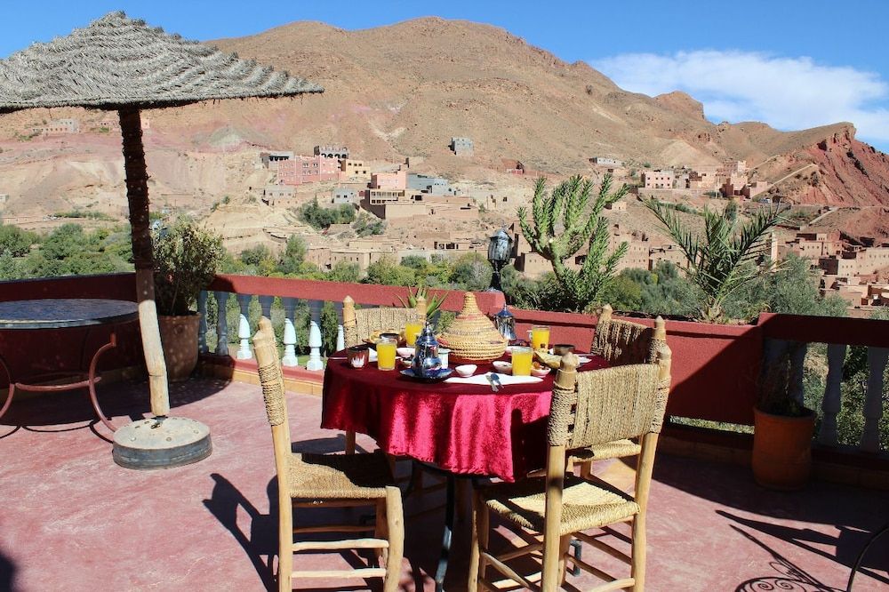 Hotel cascades dades 1