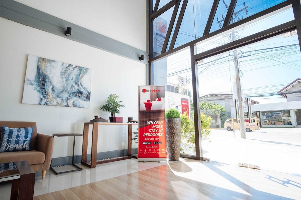 RedDoorz Plus @ AS Fortuna Cebu 3