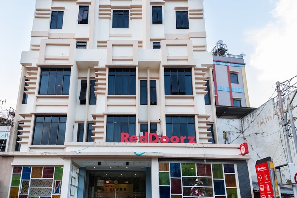 RedDoorz Plus @ Paal 2 Manado 1