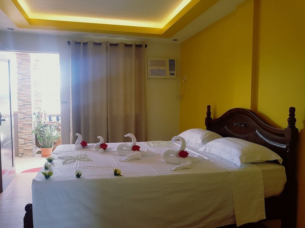 Jelly's Haven Resort 3