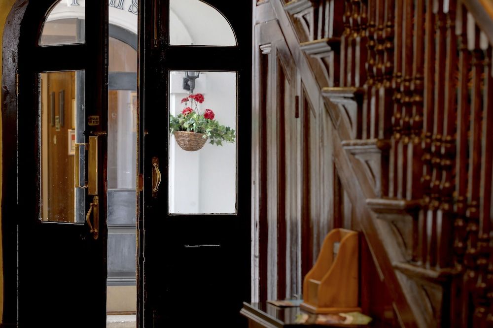 Angel & Royal Hotel 2