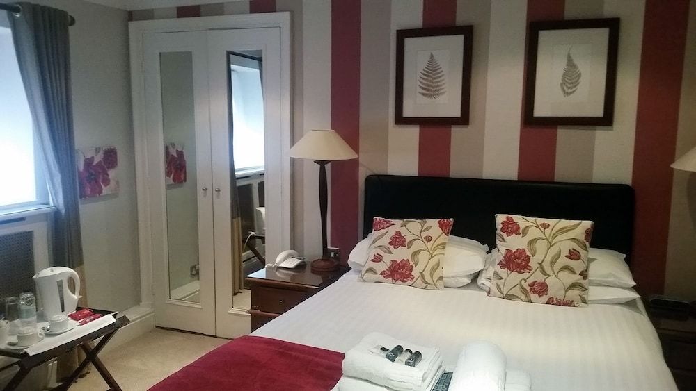 Angel & Royal Hotel 3