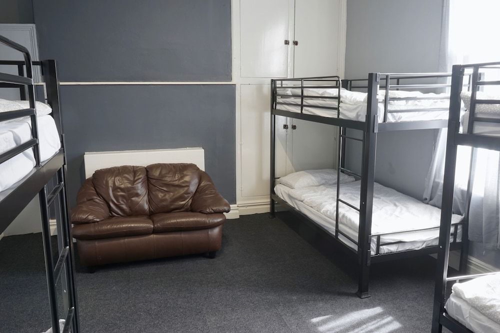 The George Backpackers 3 The George Backpackers 3