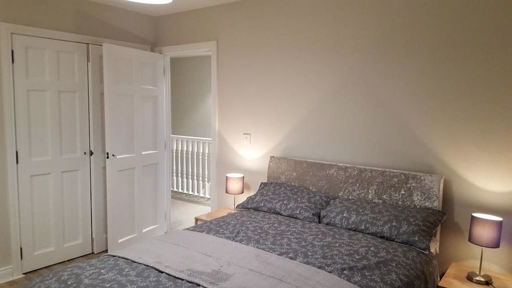 Lawnbrook Town Guest House 2