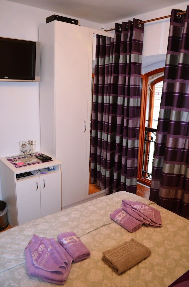 M & J Central Suites 3