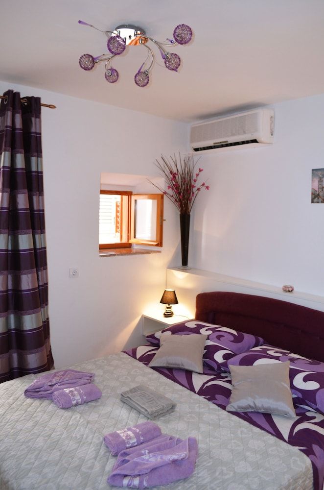 M & J Central Suites 2