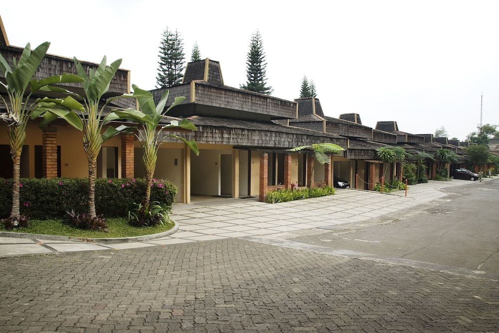 The Cipaku Garden Hotel 1