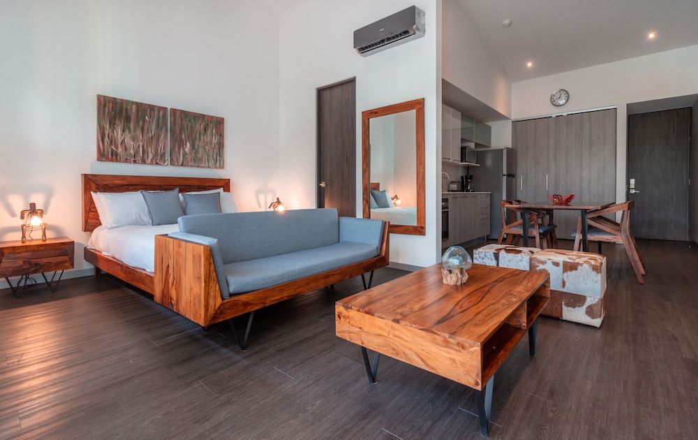 The Train Apartments Santa Ana 1