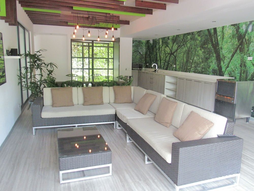 The Train Apartments Santa Ana 2