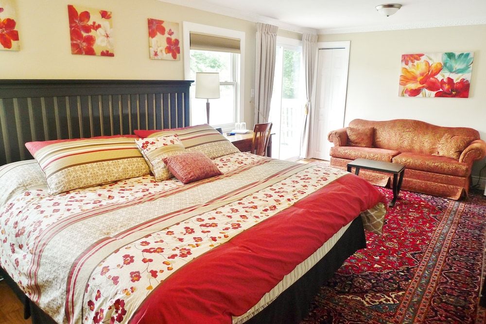 Cavendish Breeze Inn 2