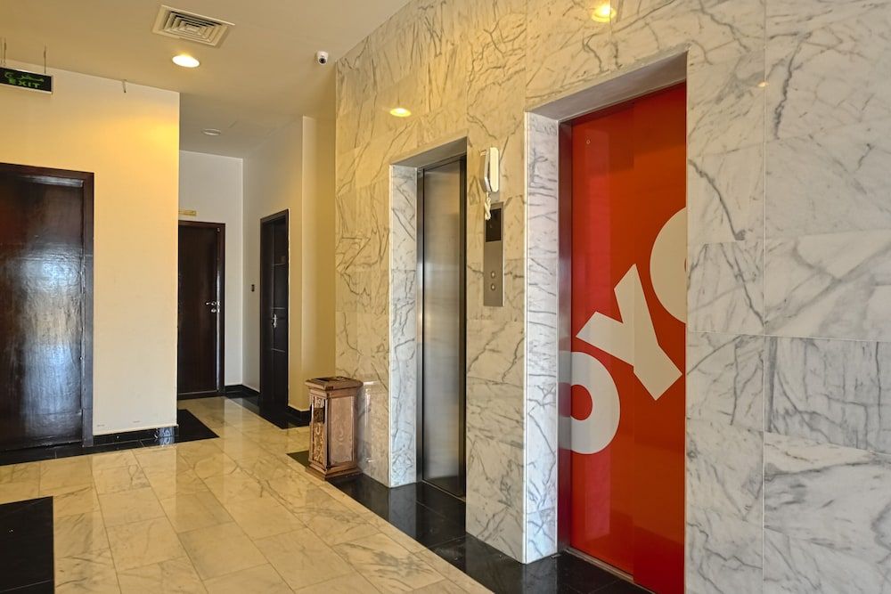 OYO 118 Golden Crown Hotel 3