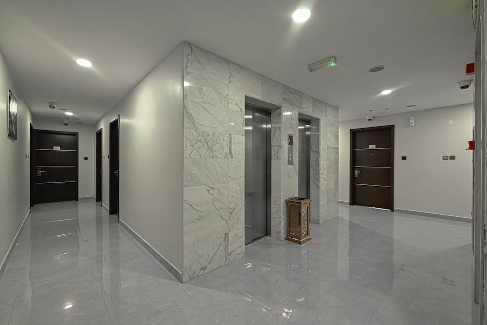 OYO 118 Golden Crown Hotel 2