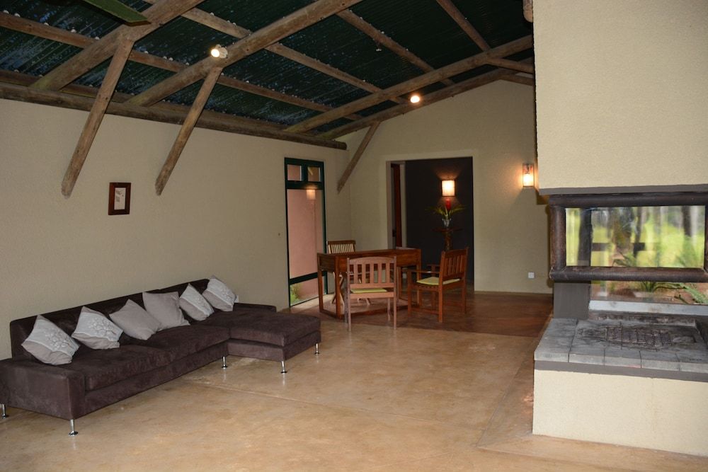 L'Exil Lodges 2 L'Exil Lodges 2