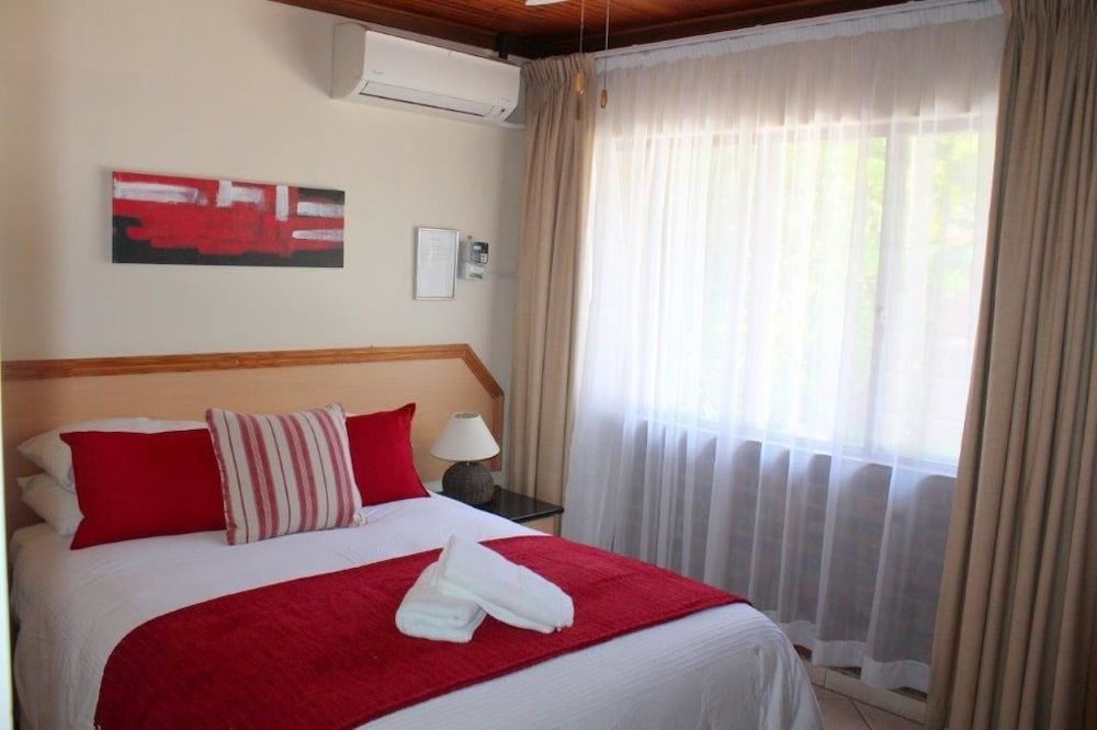 Flamingo Holiday Apartments 3