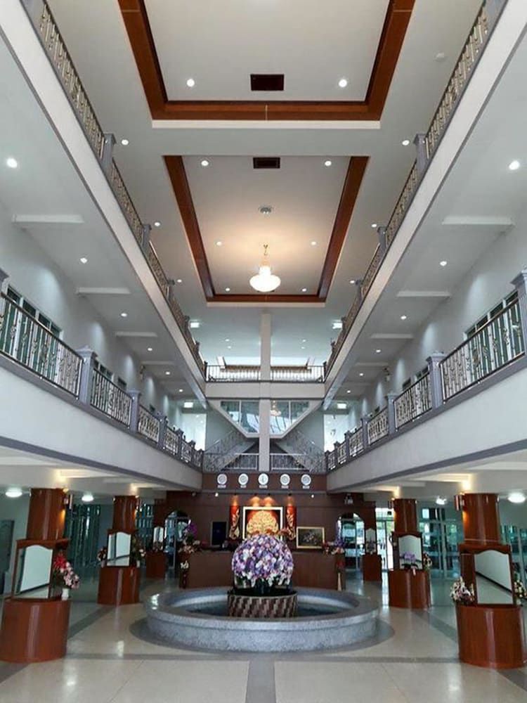 Sakthong Grand Hotel 3