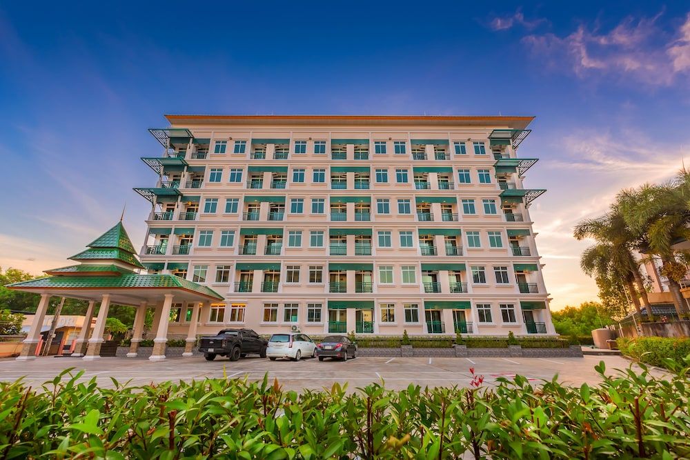 Evergreen Suite Hotel 1