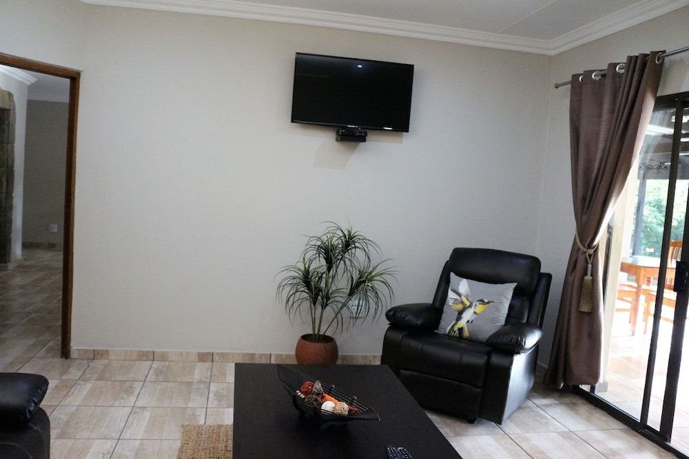 Hummingbirds Nest Guesthouse 3