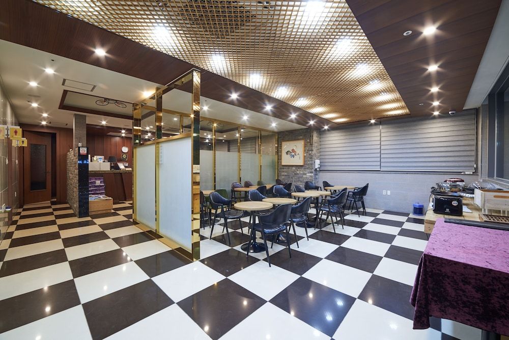 Central Park Hotel 2