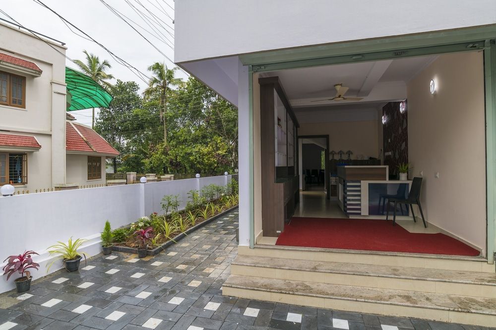 Blue Bell Airport Hotel 3