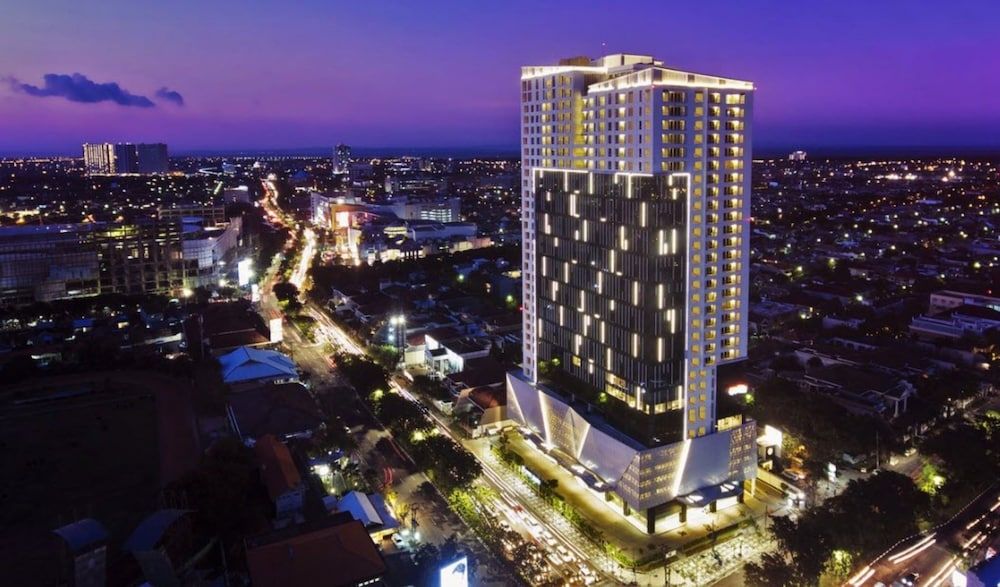 Oakwood Hotel & Residence Surabaya 1
