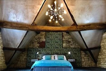 Old Fleece Apartments 2