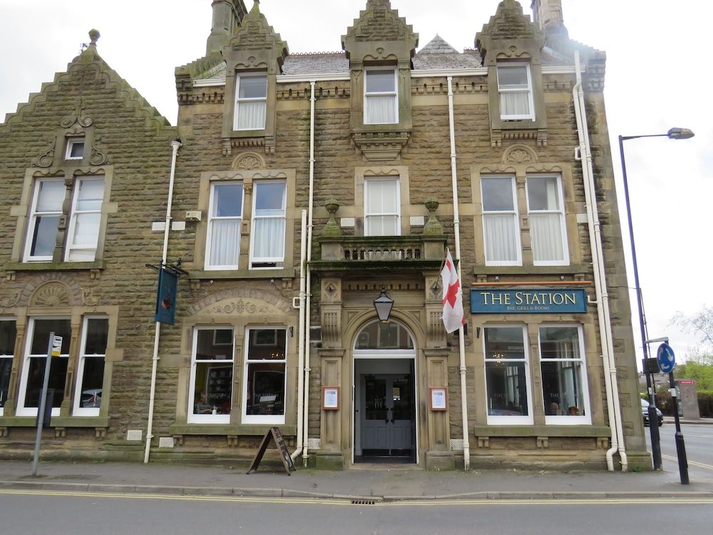 The Station Bar Grill and Rooms