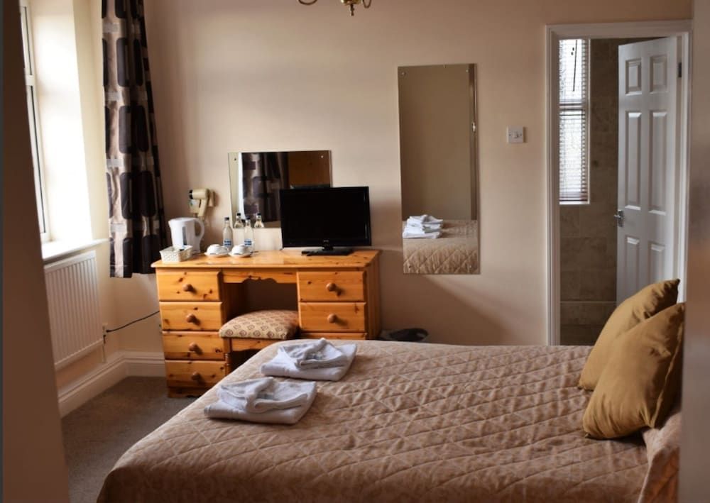 The Lodge Country Inn 2