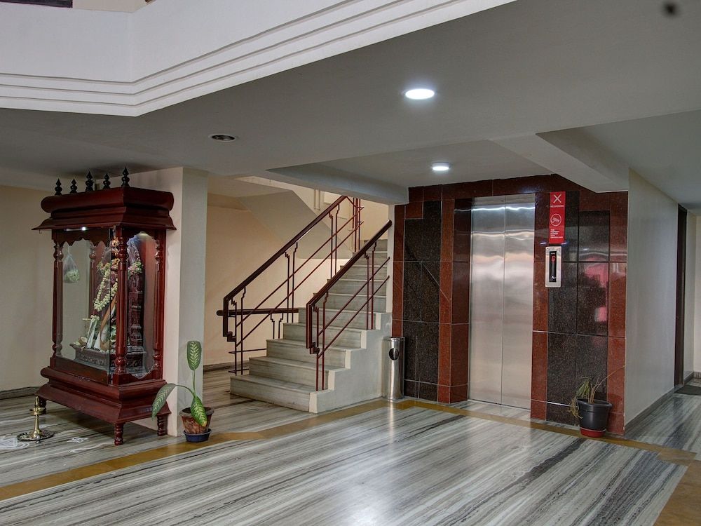 OYO 15767 MR International 2