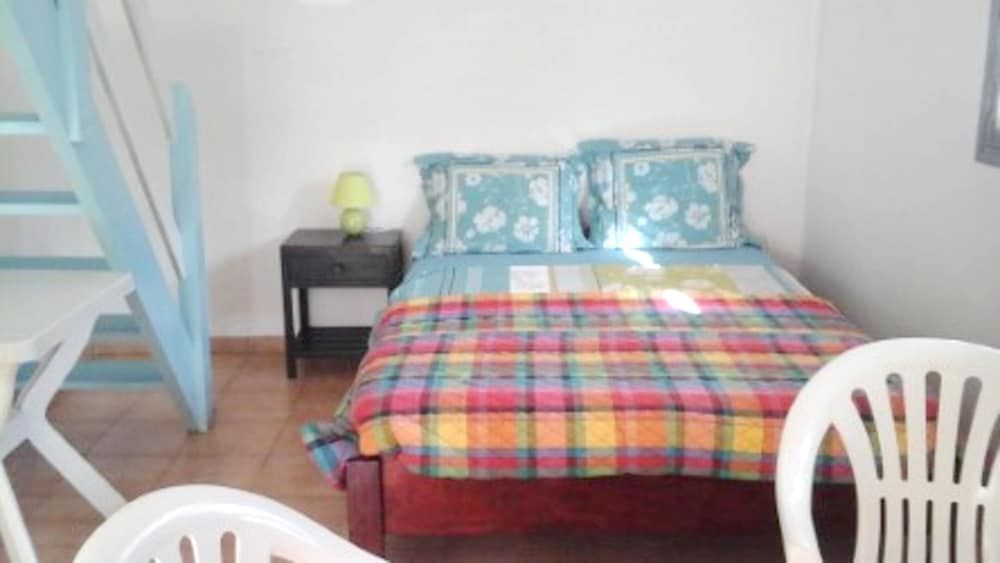 Apartment With one Bedroom in Sainte Anne, With Enclosed Garden and Wifi 3